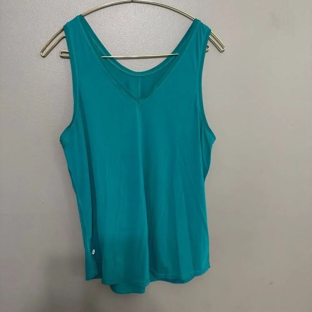 Lululemon women’s reversible tie tank in green blue size 8